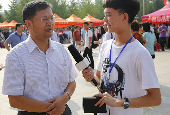 简阳市委常委:传达学习型会议精神，审议若干议题